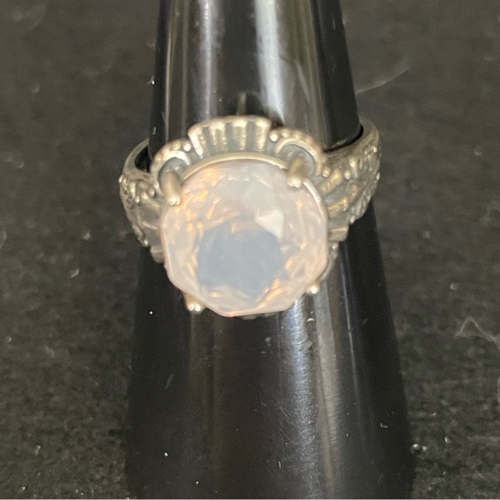 Elegant 925 Sterling silver and Genuine Lavender Quartz Ringo